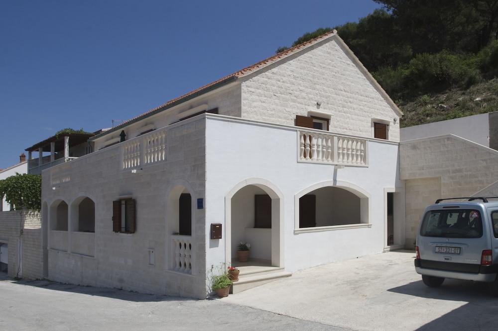 Pucisca Villa Постира Экстерьер фото