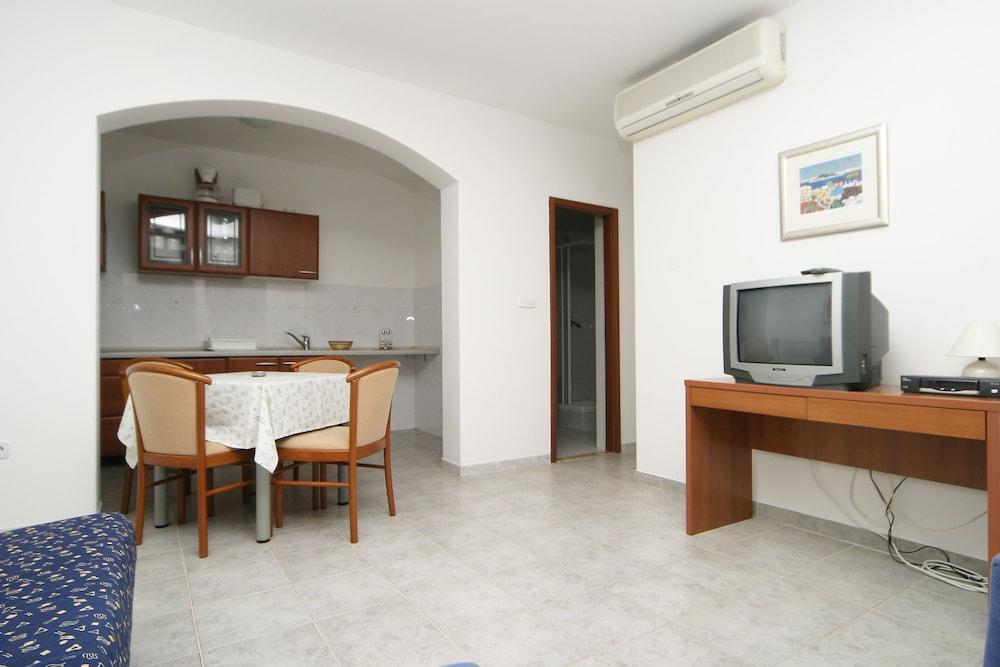Pucisca Villa Постира Экстерьер фото
