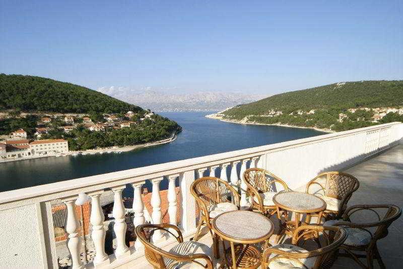 Pucisca Villa Постира Экстерьер фото